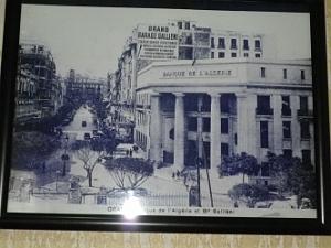 1912 des affiches a l'interieur de l'hotel 